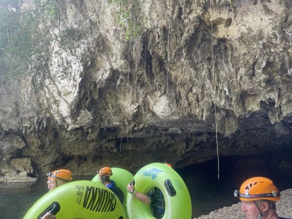 Belize Cave Tubing - Imagen 3